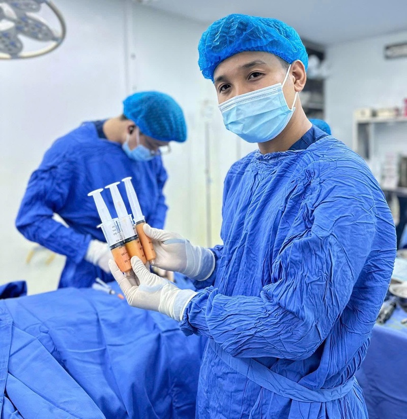 Cấy mỡ tự thân được thực hiện bởi đội ngũ bác sĩ giỏi