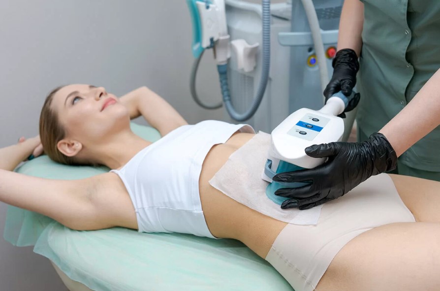 Công nghệ Cryolipolysis đóng băng tế bào mỡ ở nhiệt độ âm giúp giảm mỡ bụng hiệu quả không cần mổ.