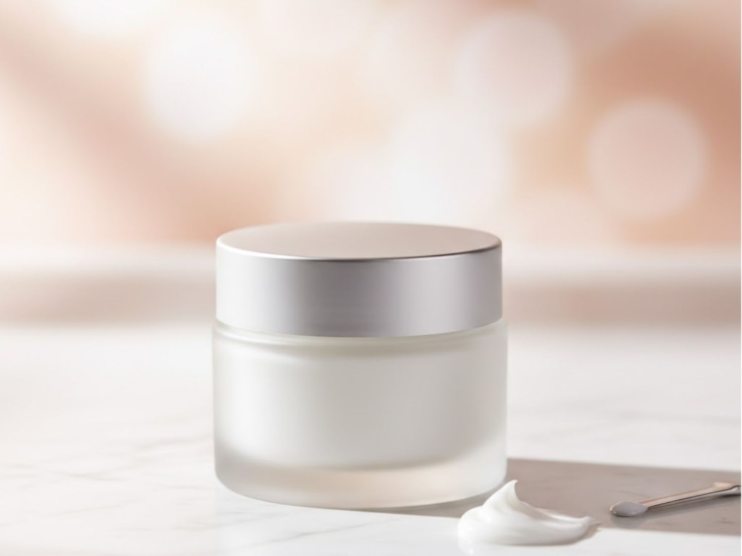 Kem trị sẹo hỗ trợ mờ sẹo nhanh sau khi lấy sụn vành tai, sử dụng đều đặn theo hướng dẫn để sẹo mờ nhanh