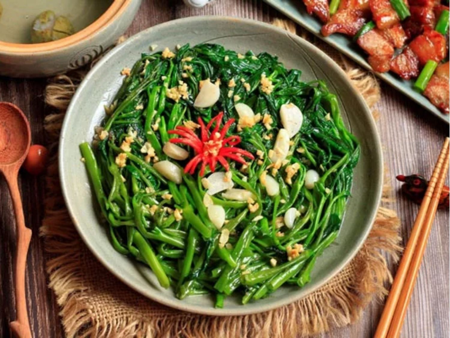 cần kiêng ăn rau muống sau nâng mũi để tránh sẹo lồi