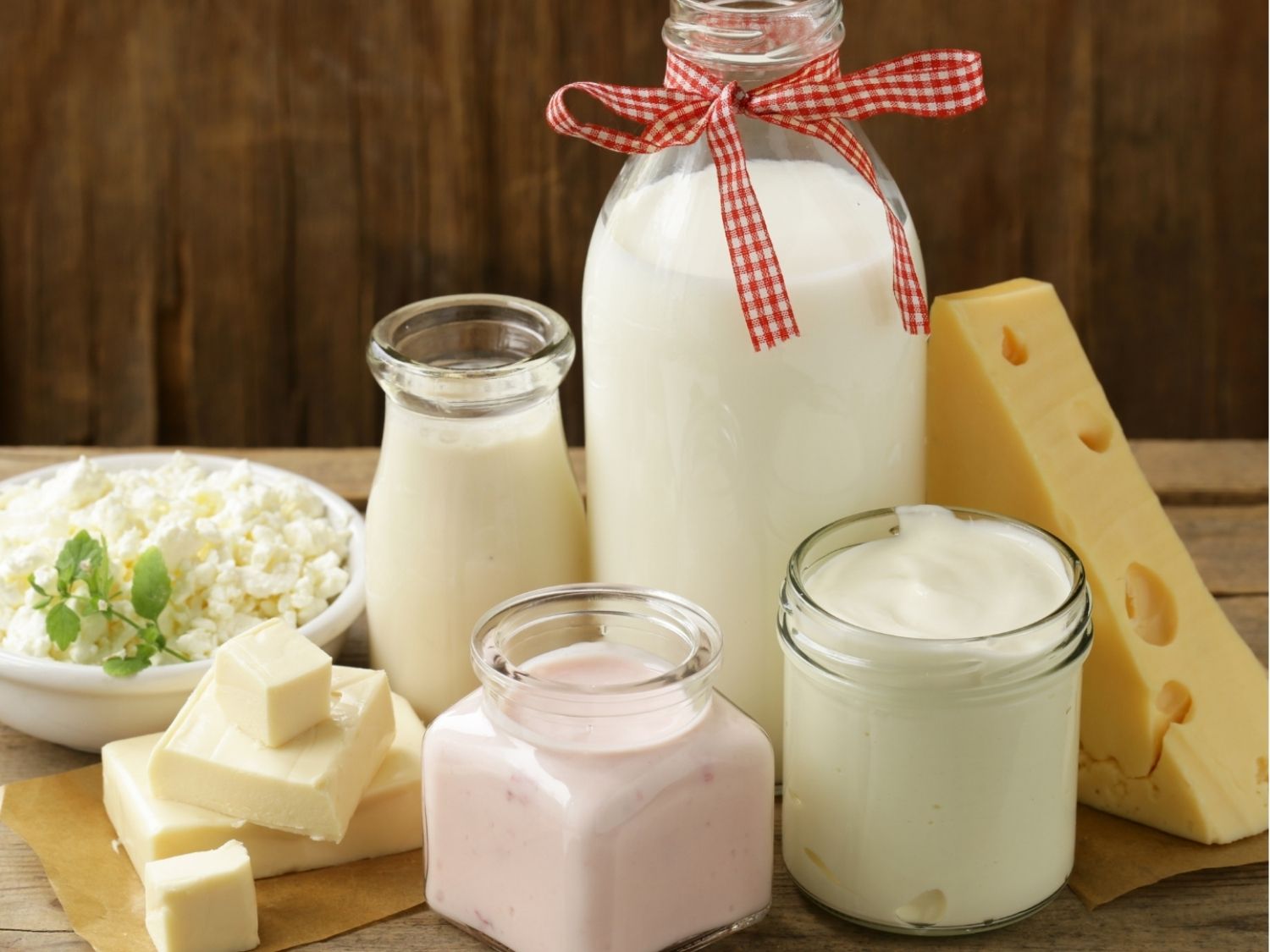 các chế phẩm từ sữa nên bổ sung sau nâng mũi, giúp vết thương liền nhanh mà không có sẹo