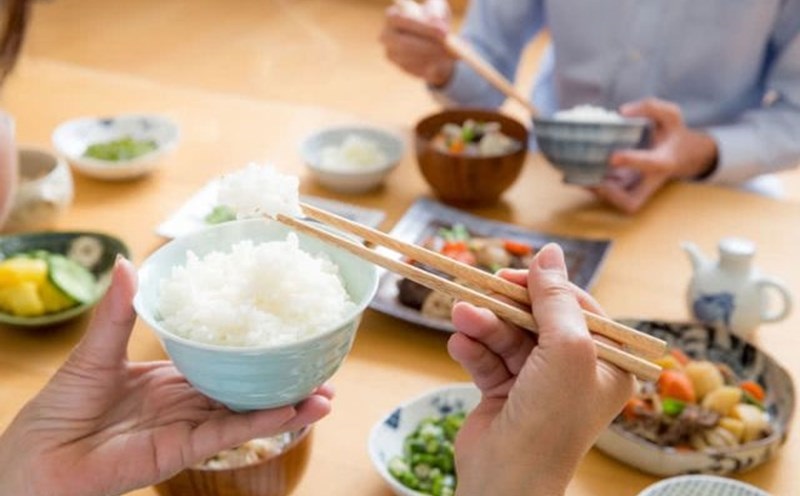 Thực đơn cơm mềm giúp hỗ trợ quá trình liền xương hàm nhanh chóng sau phẫu thuật.