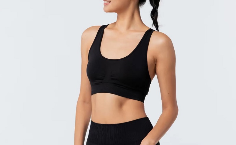 Áo thể thao chỉ có tác dụng nâng đỡ nhẹ, không giúp định hình form ngực