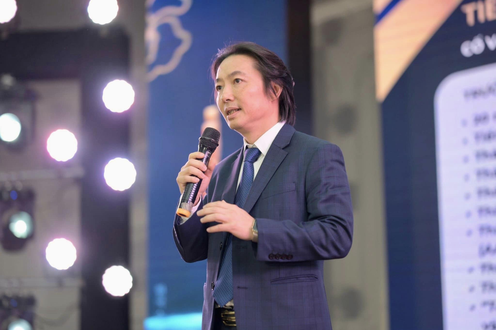 TS. BS Richard Huy là bác sĩ phẫu thuật hàm mặt giỏi tại Hà Nội