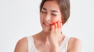 Phẫu thuật hàm hô có nguy hiểm không? 8 biến chứng & Cách phòng ngừa