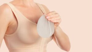 Có nên nâng ngực không? 5 lợi ích và rủi ro cần hiểu rõ trước khi quyết định