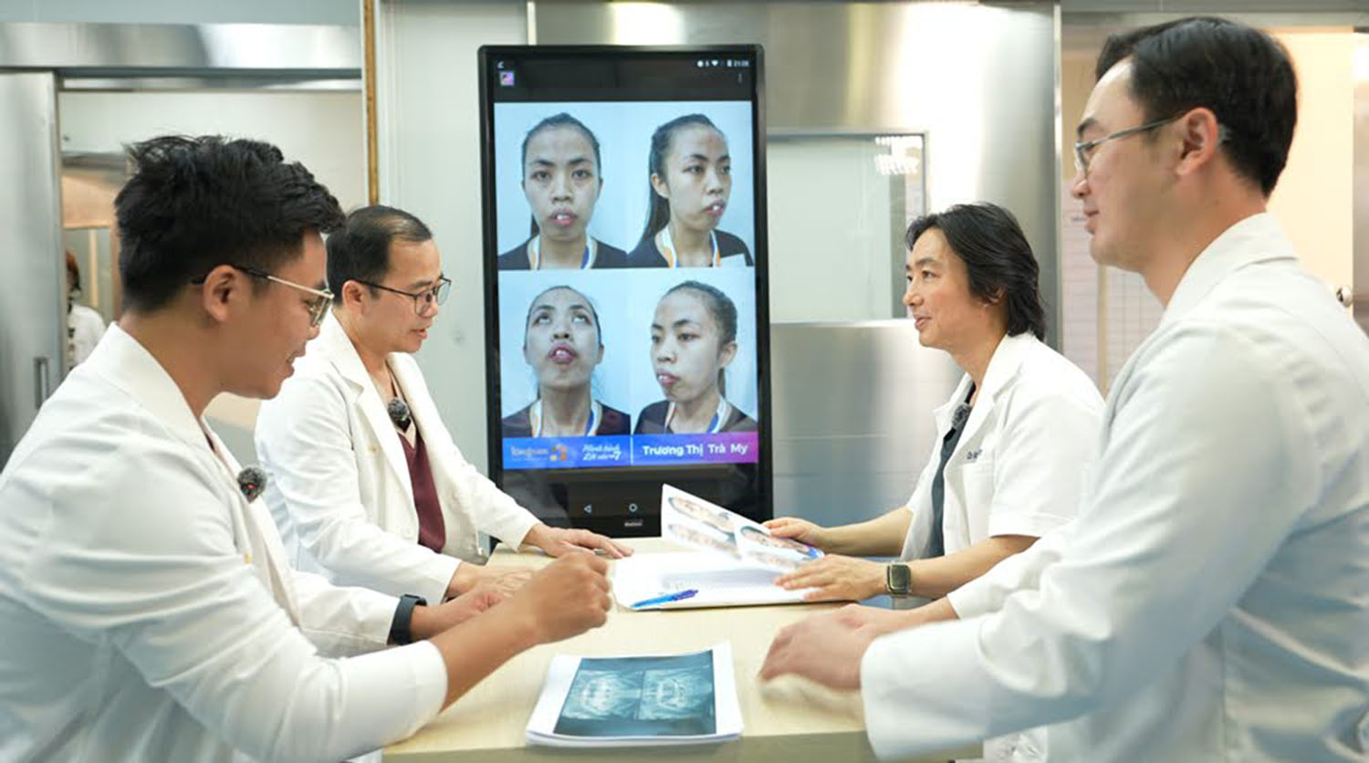 Bác sĩ Kangnam lên kế hoạch cho Trà My