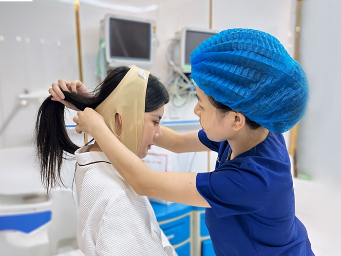 khách hàng được chăm sóc hậu phẫu tỉ mỉ tại kangnam để nhanh hồi phục