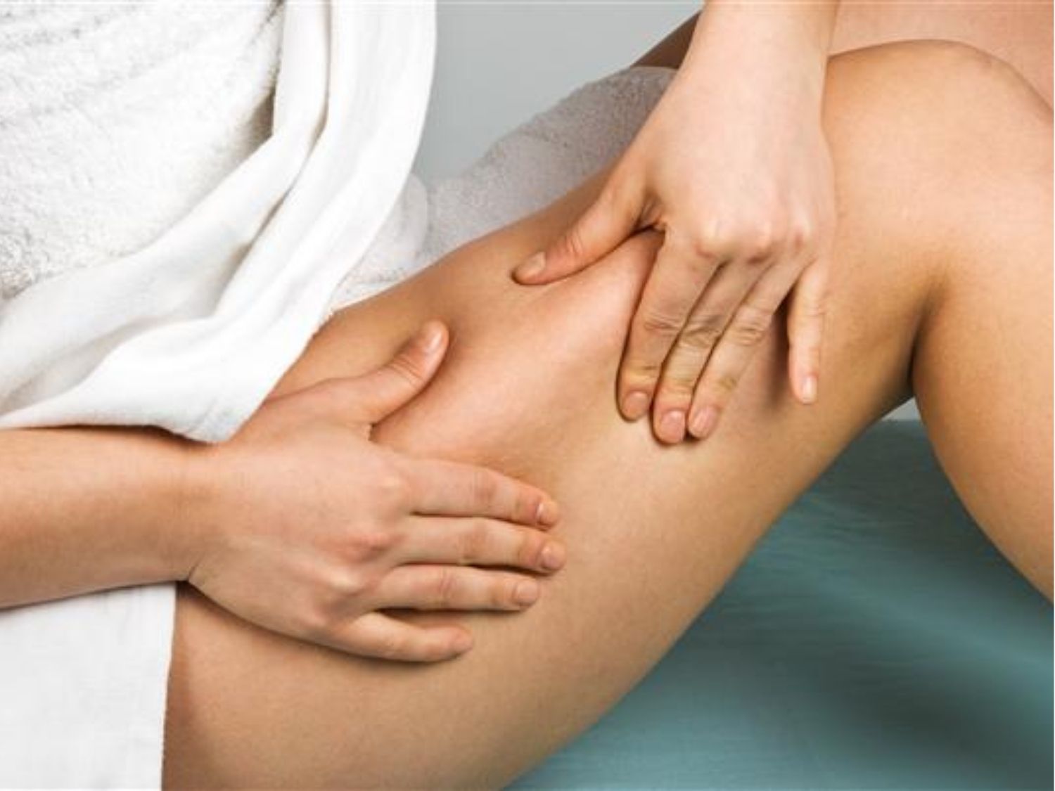 Xơ hóa mô dưới da gây cảm giác tê bì sau hút mỡ