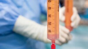 Nâng ngực bằng mỡ có phải đại phẫu không? Có cần gây mê không