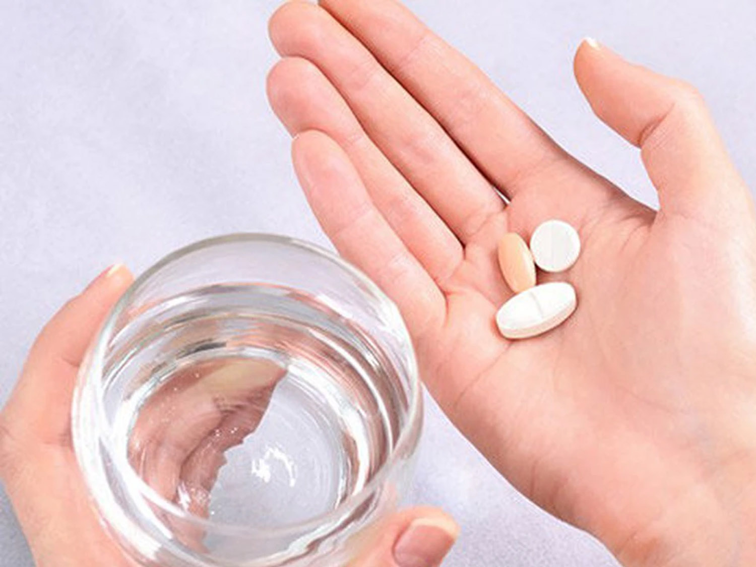 tuân thủ thời gian uống thuốc để ngực hồi phục nhanh