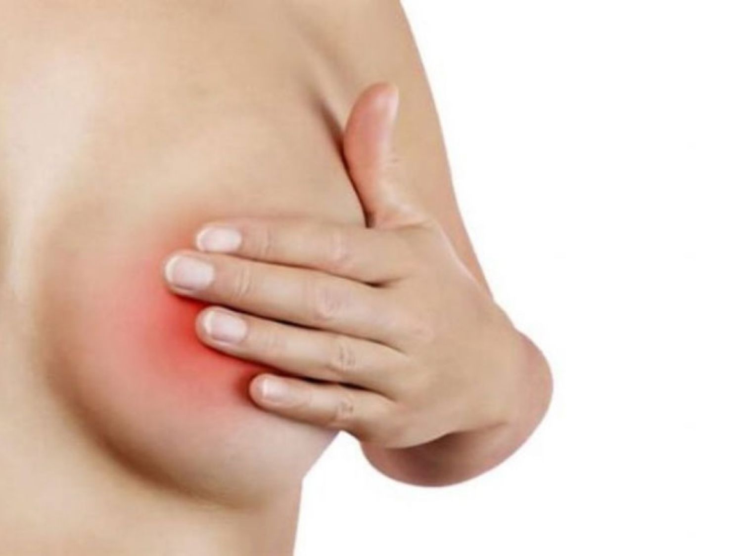 ngực sưng to bất thường kèm đau nhức sau nâng ngực cần thăm khám sớm để xác định nguyên nhân và xử lý