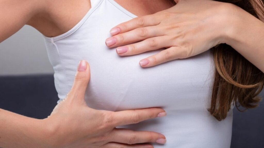 Nâng ngực bị sưng một bên: Dấu hiệu cảnh báo & Cách xử lý 2026