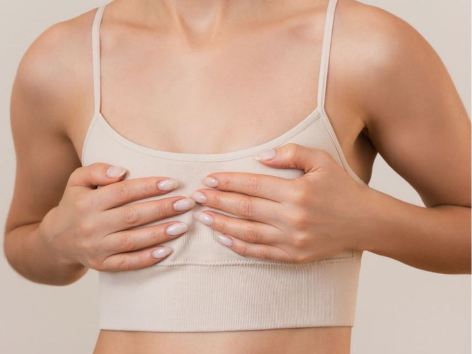 Ngực không có mô có thể thực hiện nâng ngực và kết hợp cấy mỡ tự thân để cải thiện tình trạng ngực lép