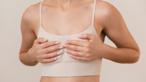 Nâng ngực cho người ngực lép: Lựa chọn size túi và kỹ thuật để không lộ viền