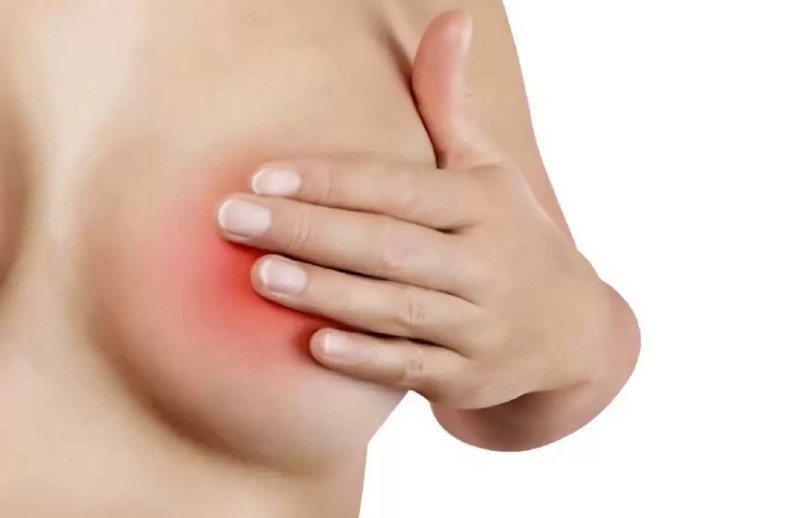 Biến chứng nâng ngực trong 14 ngày đầu