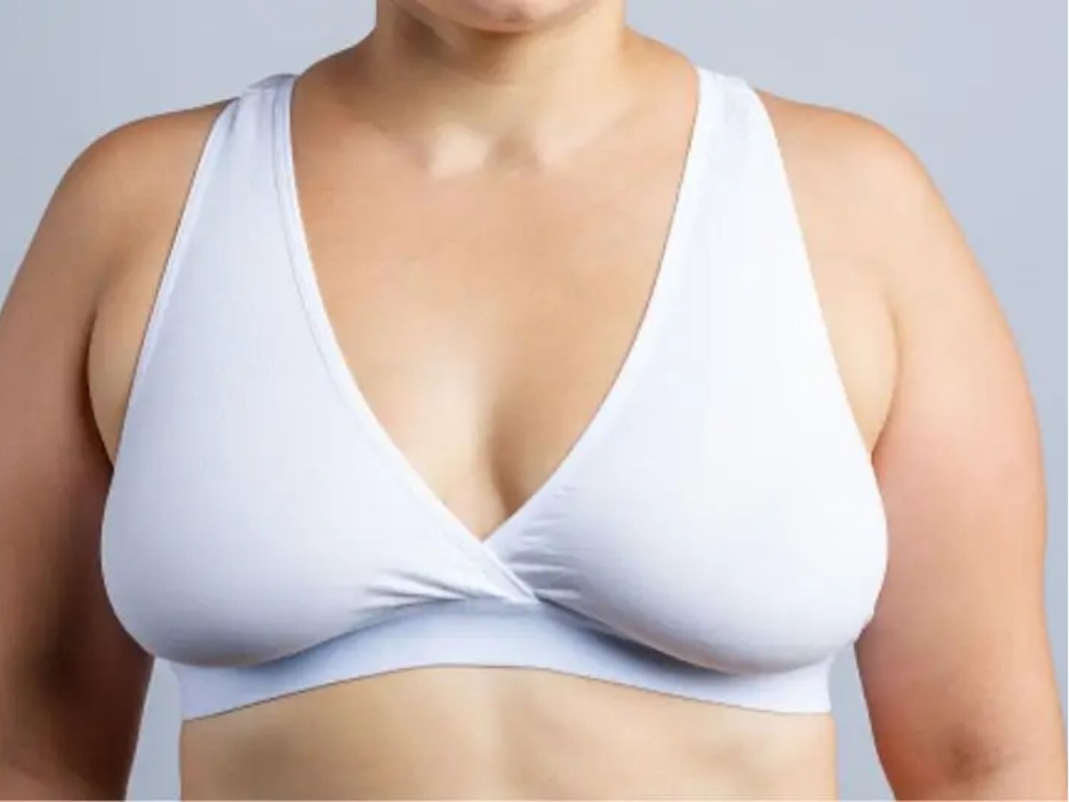 Ngực chảy xệ là tình trạng bầu ngực mất độ đàn hồi và sa thấp so với vị trí ban đầu