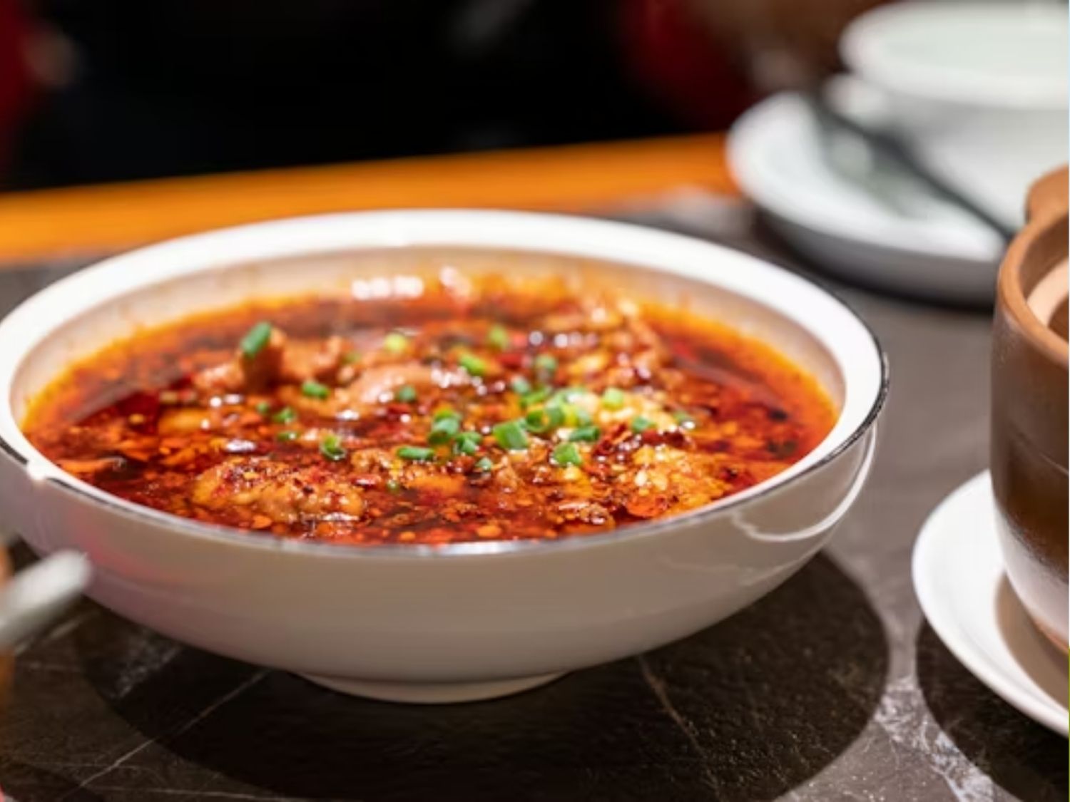 kiêng món ăn cay nóng sau khi chỉnh hàm hô