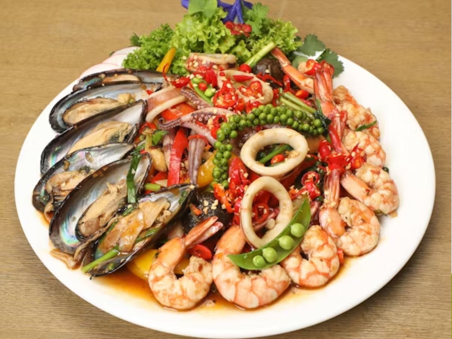 tránh ăn hải sản và đồ ăn cay sau gọt hàm