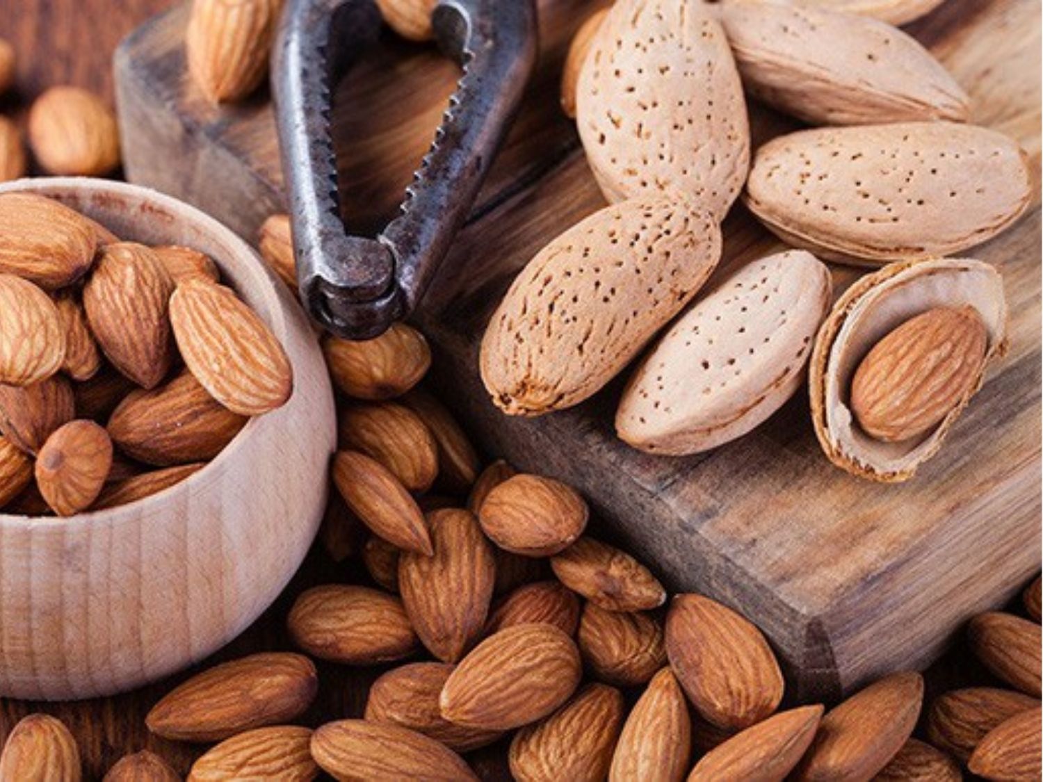 bổ sung thực phẩm giàu kẽm sau nâng ngực bằng các loại hạt