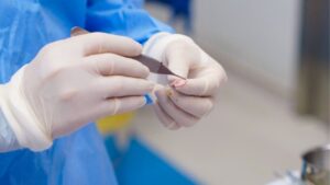 Sụn tai nâng mũi là gì? Giải pháp ngăn bóng đỏ & 5 lưu ý để không biến dạng tai