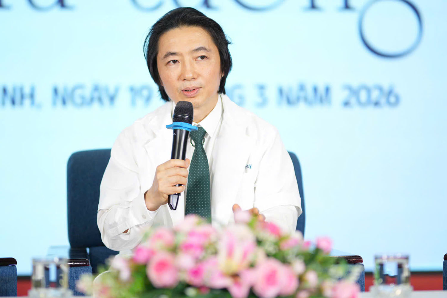 TS.BS Richard Huy chia sẻ trong buổi talkshow