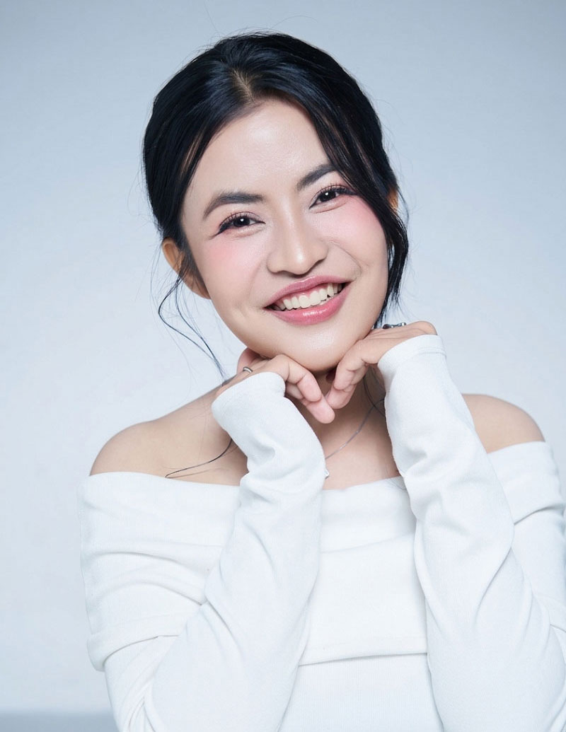 Sau phẫu thuật Trà My lột xác đầy ngoạn mục, xinh đẹp và rạng rỡ hơn