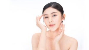 Trượt cằm có tự nhiên hơn độn không? 3 lý do xương tự thân chiếm ưu thế