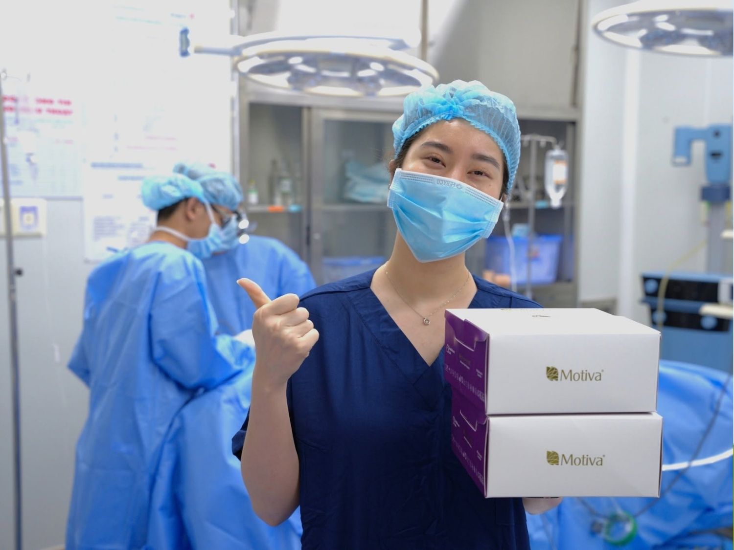 Kangnam dùng túi ngực chính hãng, phòng mổ vô trùng