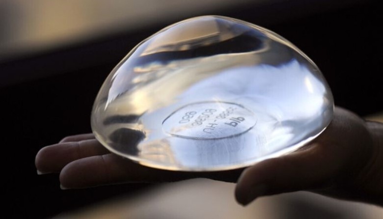 Cấu tạo bề mặt túi trơn silicone elastomer láng mịn không có cấu trúc bám mô.