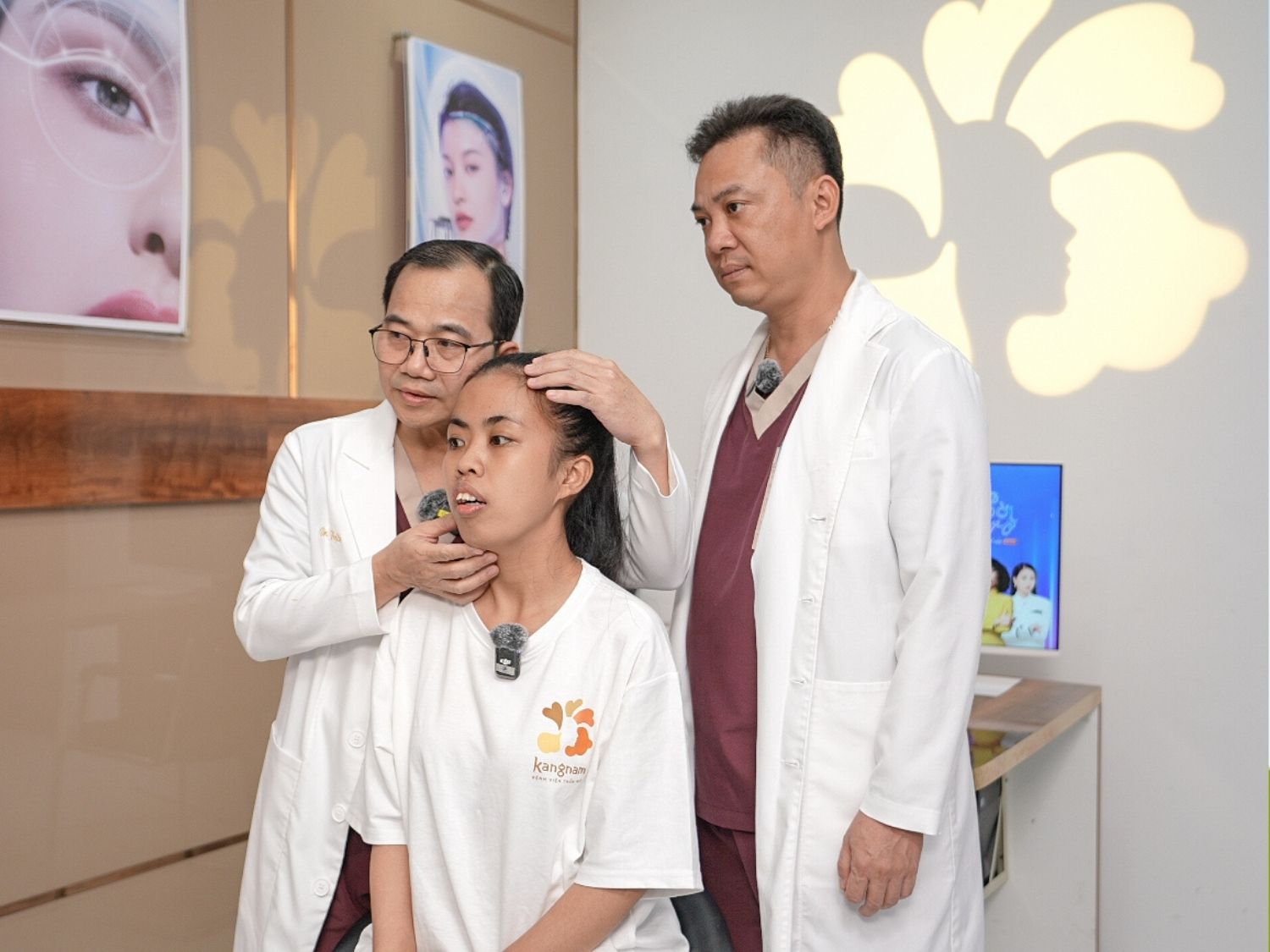 Trà My được ekip bác sĩ Kangnam thăm khám kỹ trước phẫu thuật, đồng hành trong cả quá trình