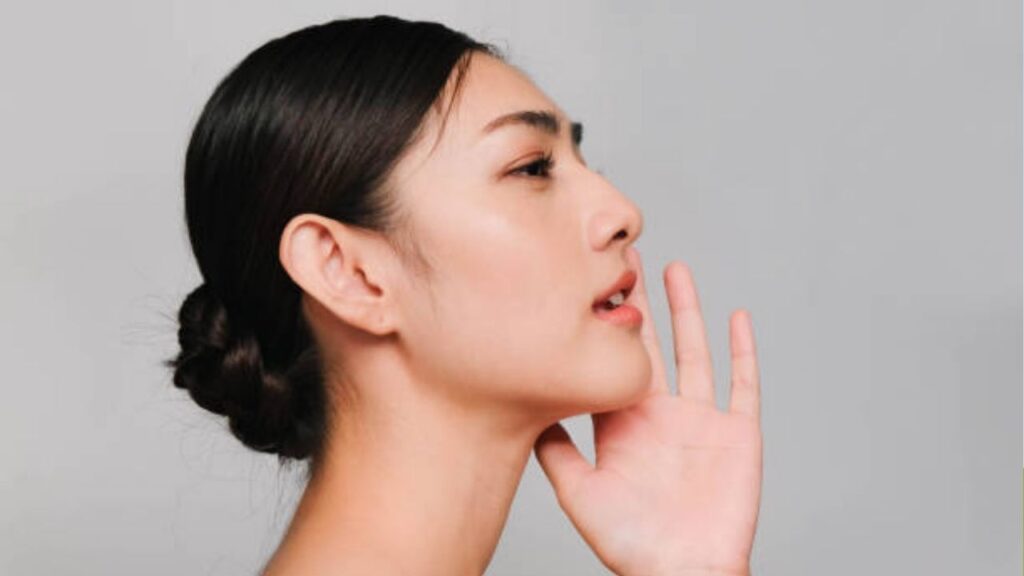 Chỉnh hàm bị tê lưỡi có nguy hiểm không? 5 dấu hiệu cần đặc biệt lưu ý