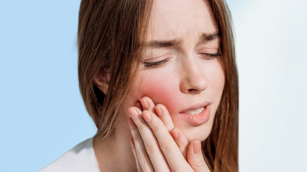 Phẫu thuật hàm mặt bị nhiễm trùng: Dấu hiệu nhận biết và cách xử lý