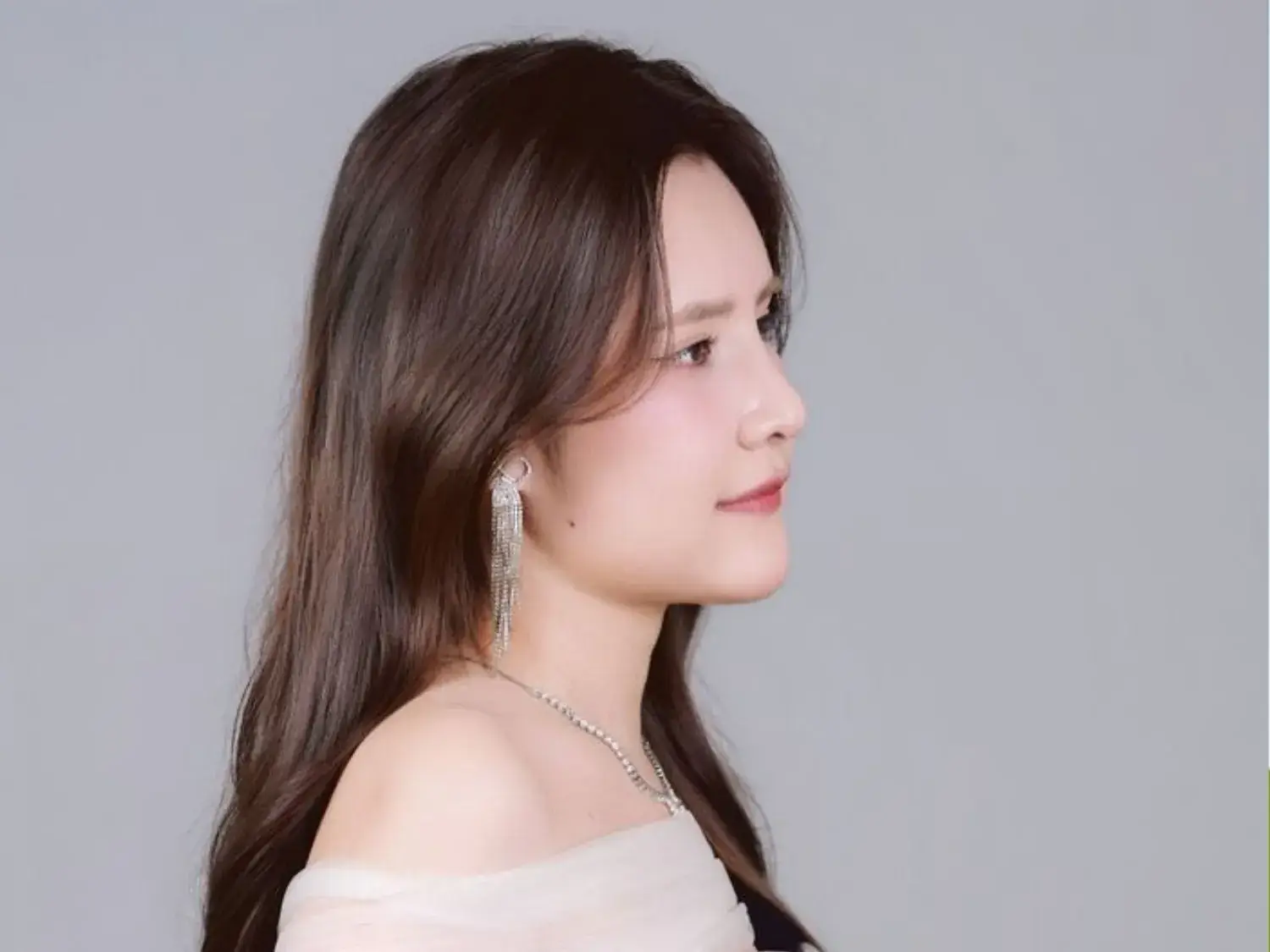 Sau nâng mũi, Bảo Ngọc sở hữu dáng mũi cao S line mềm mài, hài hòa với đường nét khuôn mặt cân đối