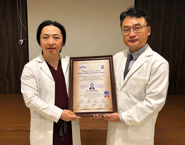 TS.BS Richard Huy nhận học bổng