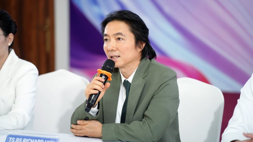 “Cha đẻ” Hành trình Lột xác chương trình truyền hình thực tế đầu tiên về thẩm mỹ tại Việt Nam