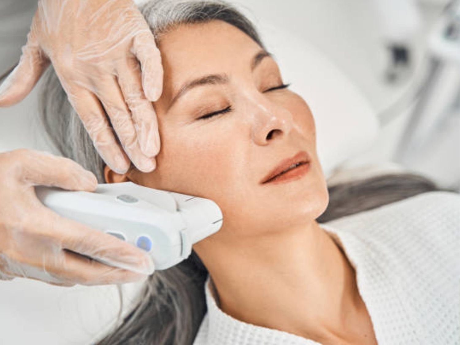 Công nghệ trẻ hóa da hiện đại, hạn chế xâm lấn