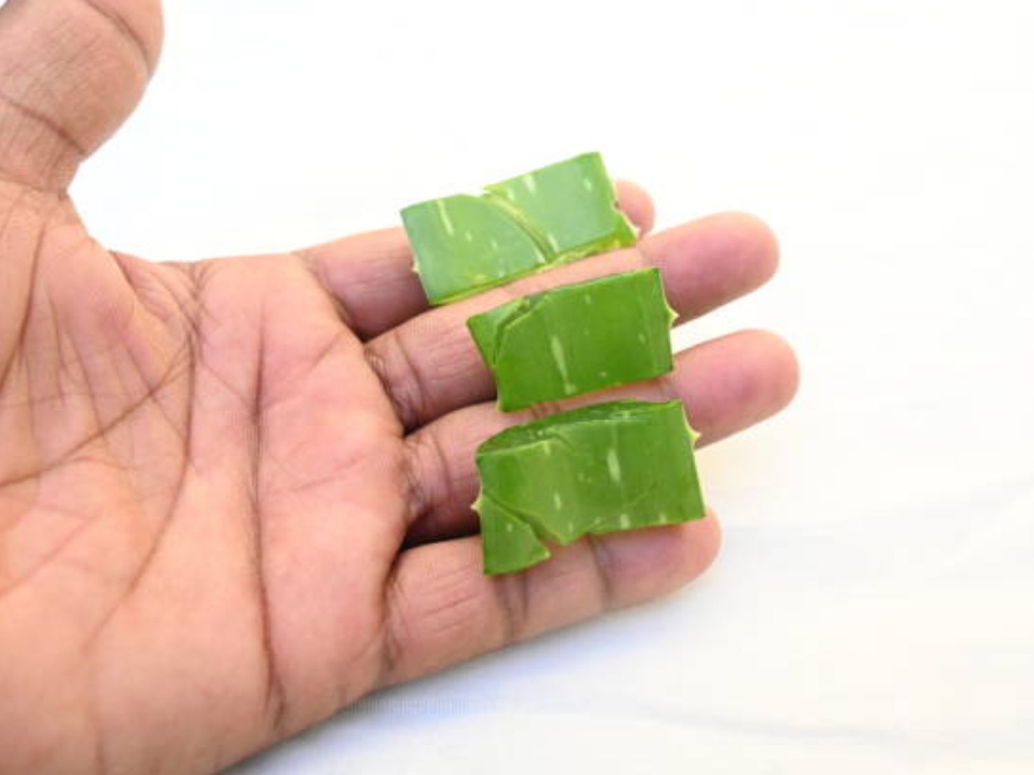 gel nha đam cấp ẩm và làm dịu cảm giác khô, căng hoặc kích ứng nhẹ