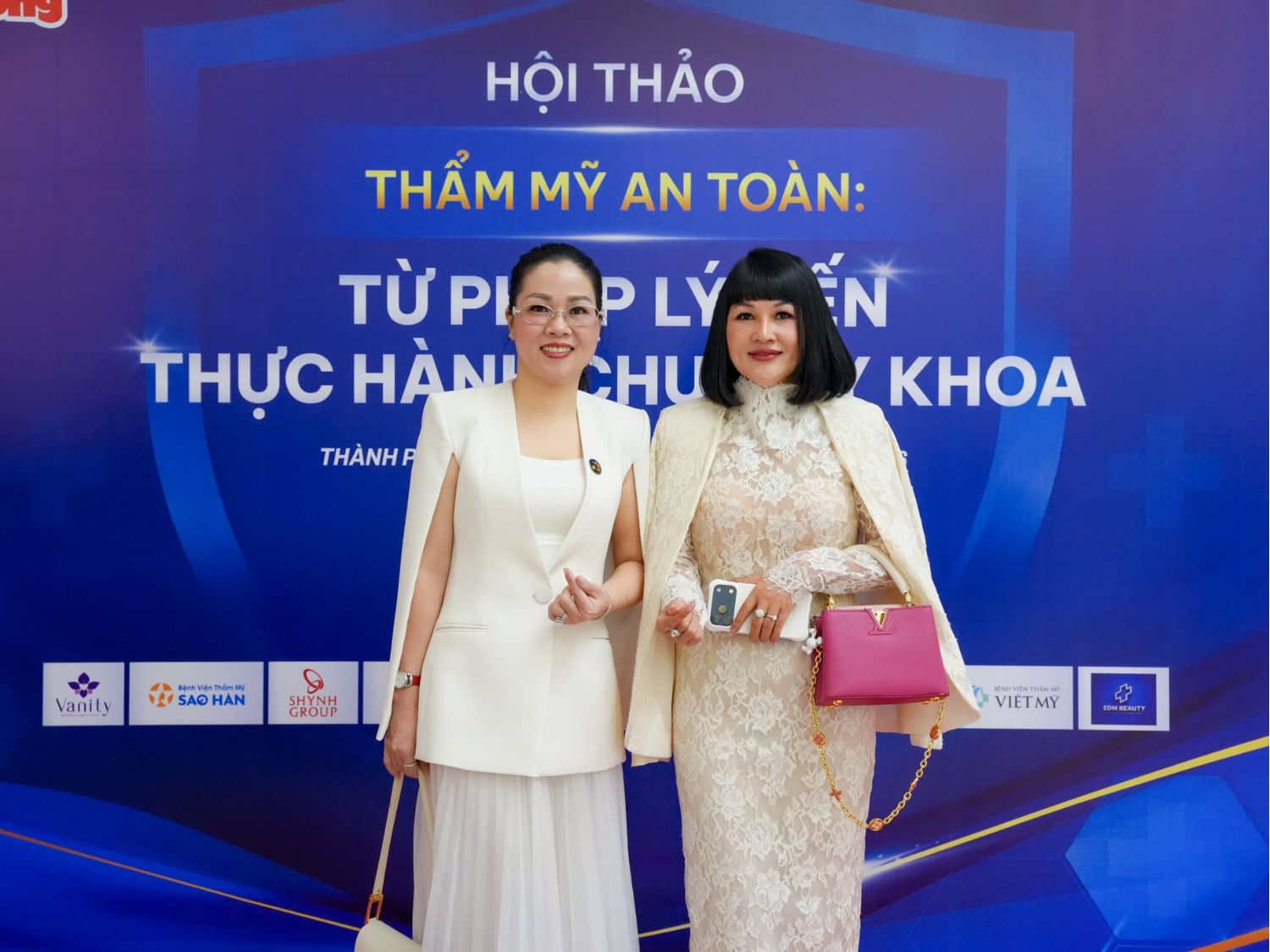 Đại diện Bệnh viện Thẩm mỹ Kangnam tham dự hội thảo chuyên môn về thẩm mỹ an toàn, nơi cập nhật những yêu cầu về pháp lý và thực hành chuẩn y khoa.