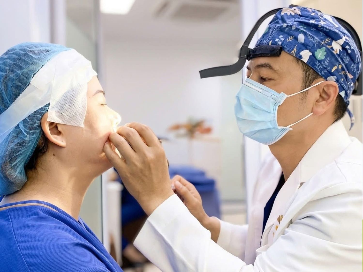 Tay nghề và trình độ chuyên môn của bác sĩ quyết định tới mức giá