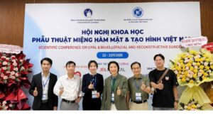 Dr.Richar Huy cùng đội ngũ bác sĩ Kangnam tham dự Hội nghị Khoa học Phẫu thuật Miệng Hàm Mặt & Tạo hình Việt Nam