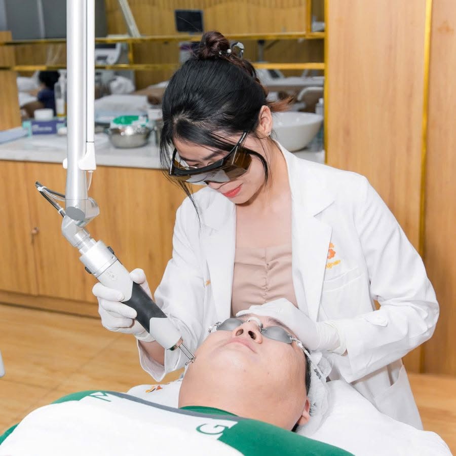Bá sĩ xử lý sắc tố trên da khi da đã lành