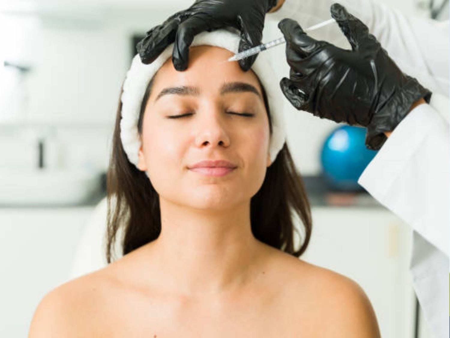 Unit (đơn vị) là thước đo liều lượng botox chuẩn trong y khoa . Khách hàng trẻ tuổi, nếp nhăn nông: Cần số unit ít hơn