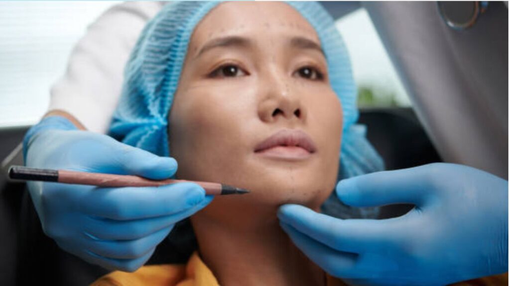 Cấy mỡ mặt ở Cần Thơ hay TP.HCM? Có phải phẫu thuật không