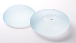 Túi ngực Nano Chip giá bao nhiêu? So sánh chi phí giữa túi thường và Nano chip