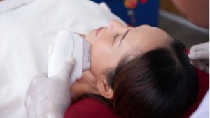 Tính trong 3 năm thì HIFU, Thermage hay căng chỉ tốn tiền hơn?