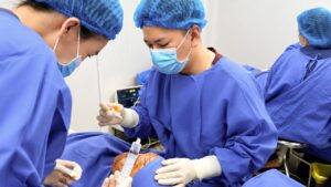 Cấy mỡ ở Kangnam lấy mỡ bằng Lipo tia sương khác gì hút mỡ thông thường?