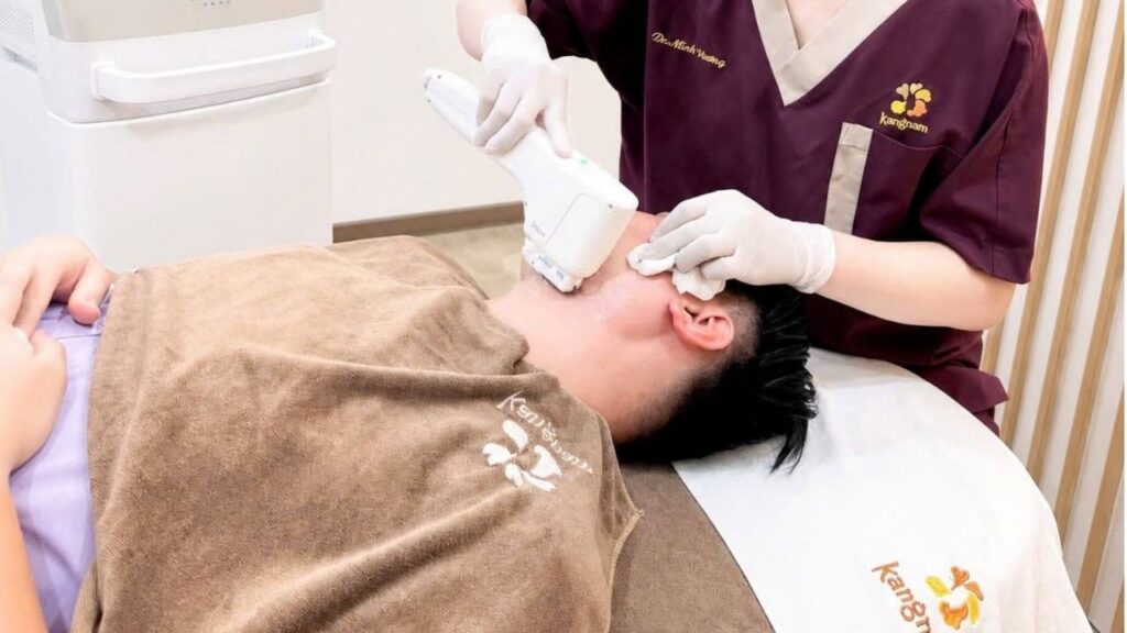 Làm HIFU vùng mặt và cổ ở bệnh viện hay spa tốt hơn?