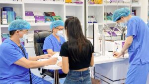 Nâng ngực bệnh viện công hay bệnh viện thẩm mỹ: Nên chọn ở đâu an toàn, tiết kiệm?