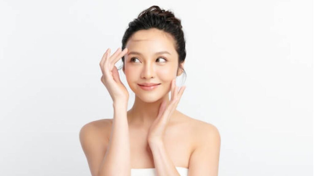 Nên làm trẻ hoá da ở bệnh viện thẩm mỹ hay thẩm mỹ viện, spa